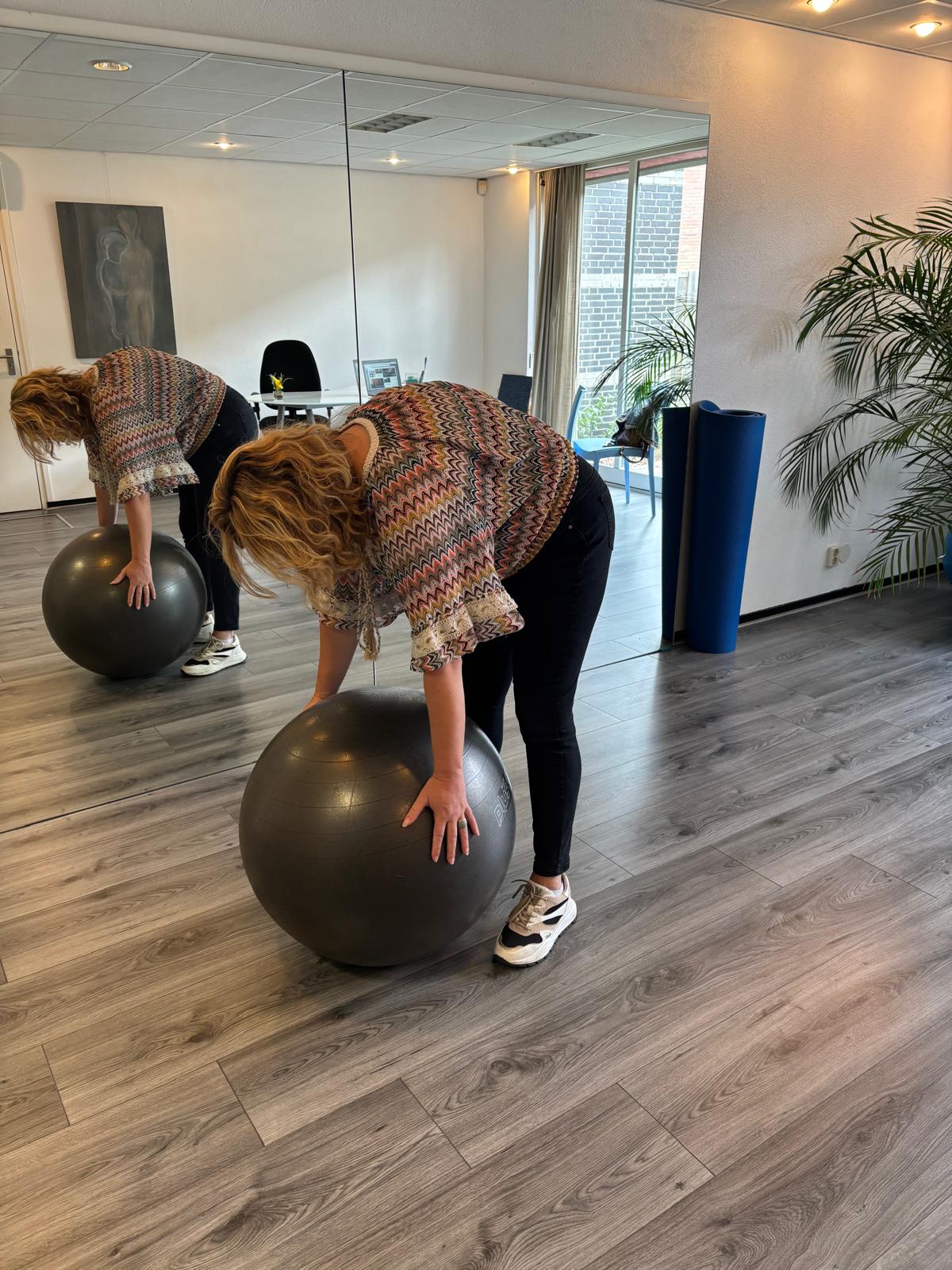 Verkeerde houding tijdens houding verbetering beter in beweging