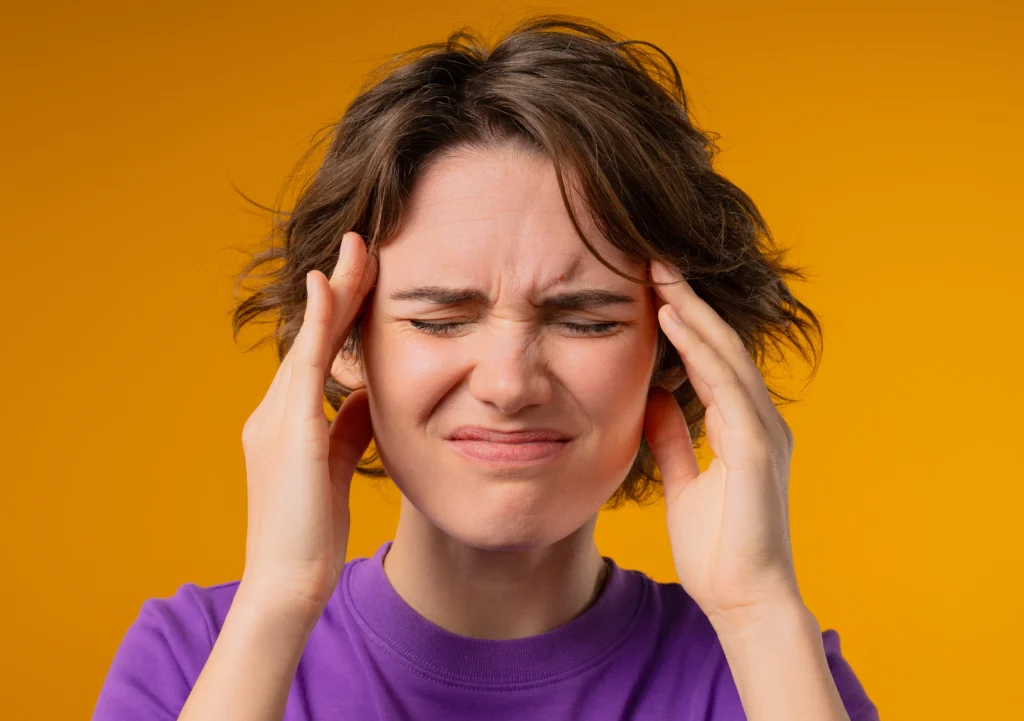 portrait-of-beautiful-suffering-woman-having-heada-2025-03-09-23-34-10-utc kopie